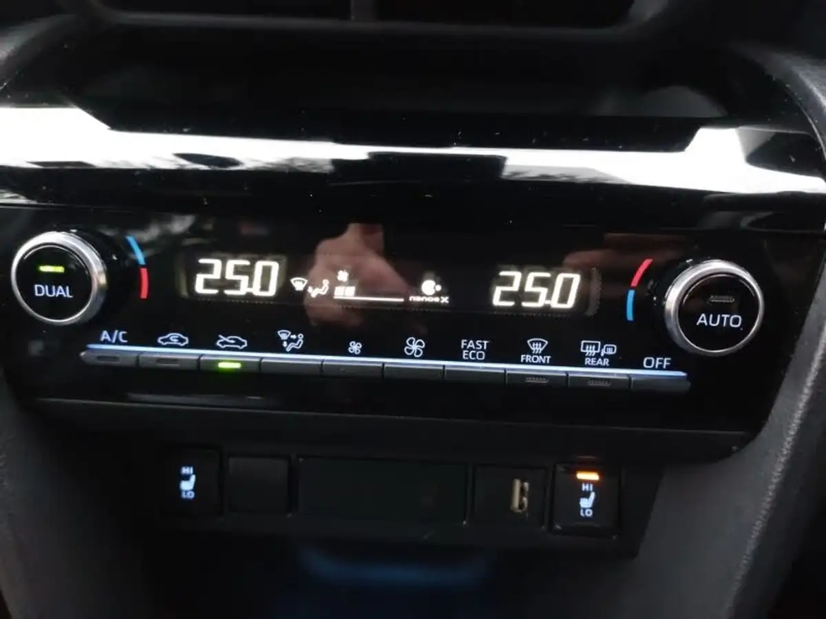 2023-toyota-yaris-cross-15-vvt-i-gr-sport-big-14