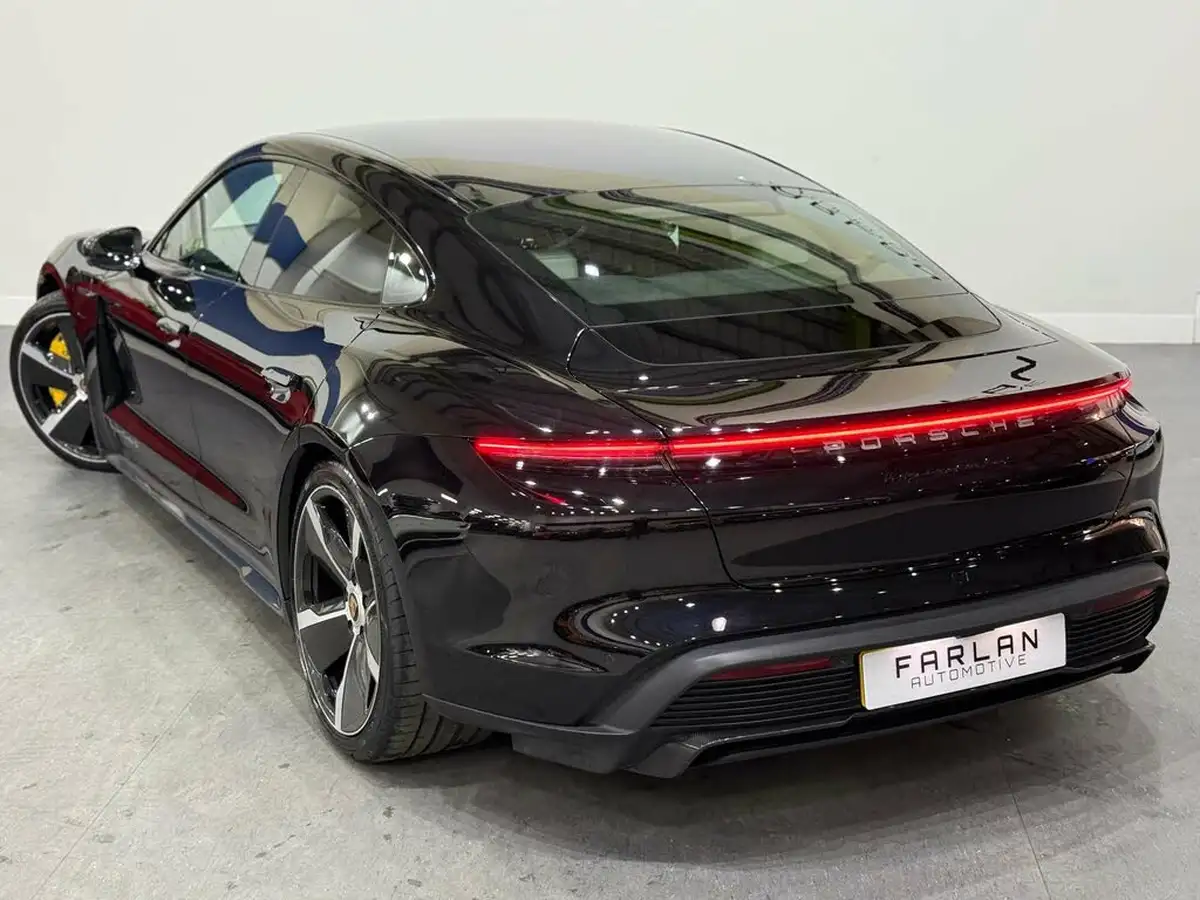 2020-porsche-taycan-e-turbo-s-big-48