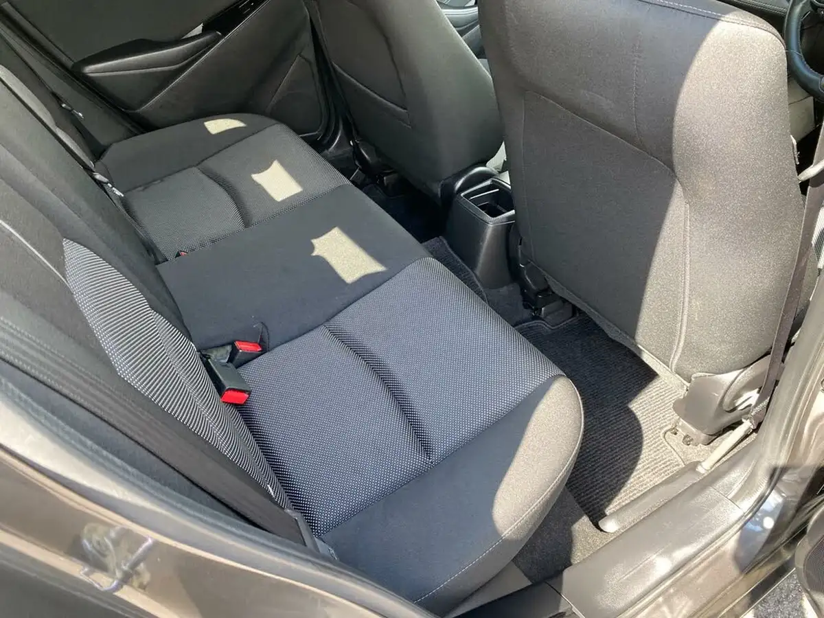 2019-mazda-mazda2-big-35