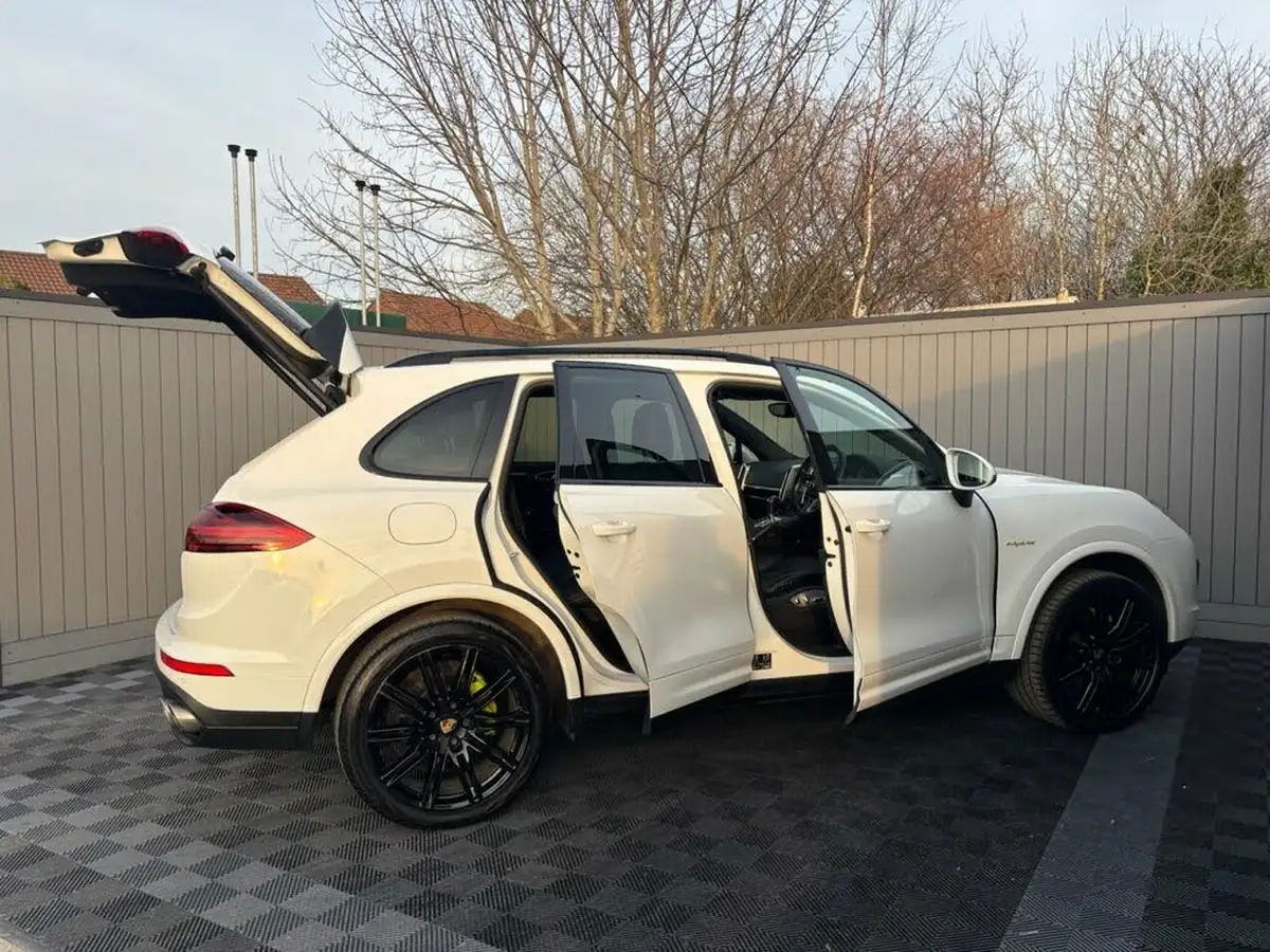 2017-porsche-cayenne-30-s-e-hybrid-platinum-edition-big-11