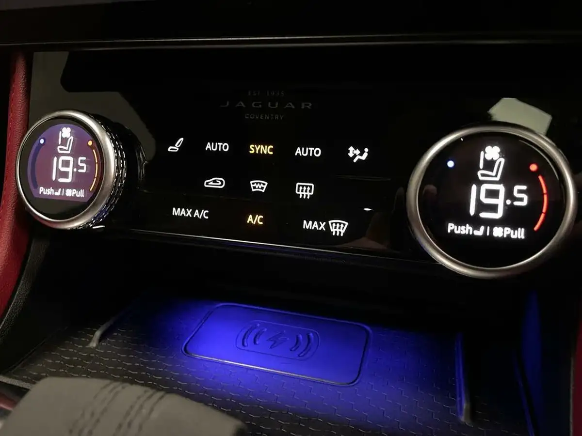 2022-jaguar-f-pace-20-d200-r-dynamic-se-big-27