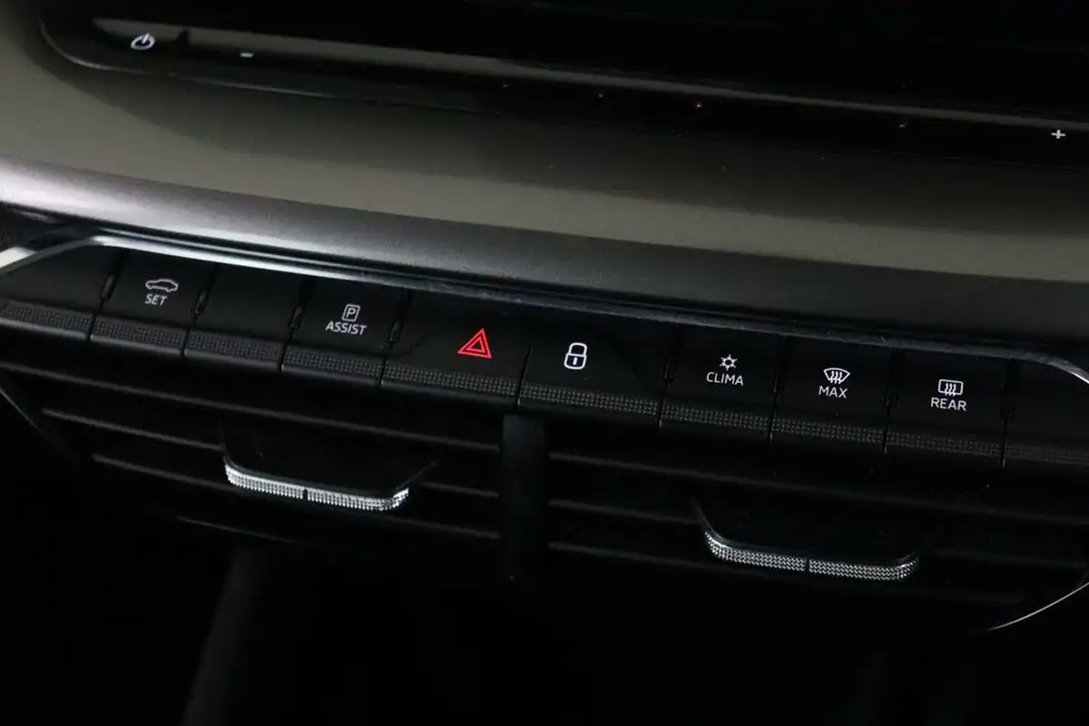 2021-skoda-octavia-15-tsi-se-technology-hatchback-big-22