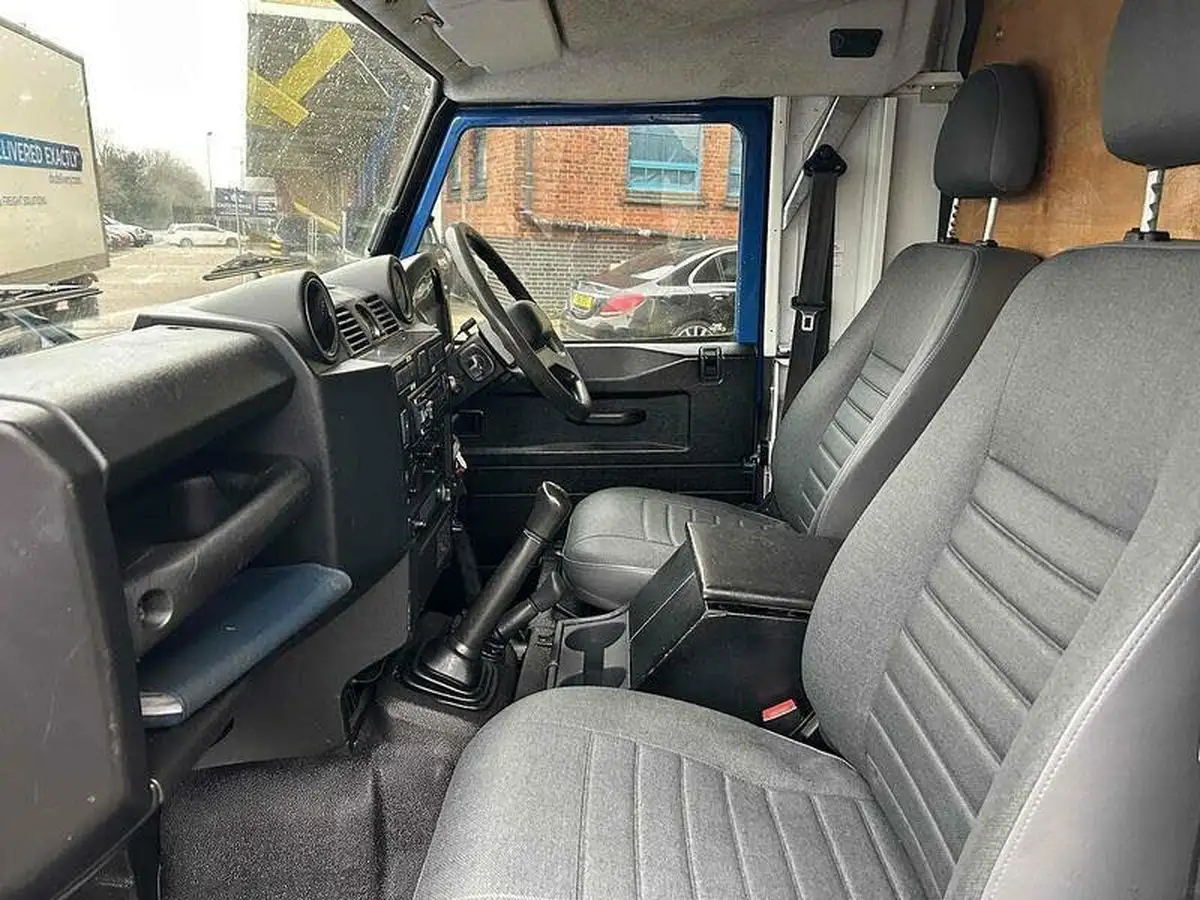 2015-land-rover-110-defender-22td-22i-hard-top-big-15