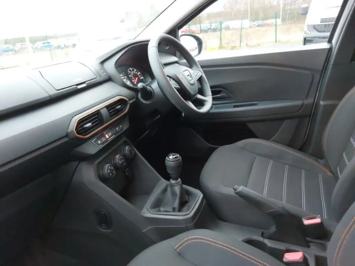 2022-dacia-sandero-stepway-10-tce-essential-90bhp-big-4