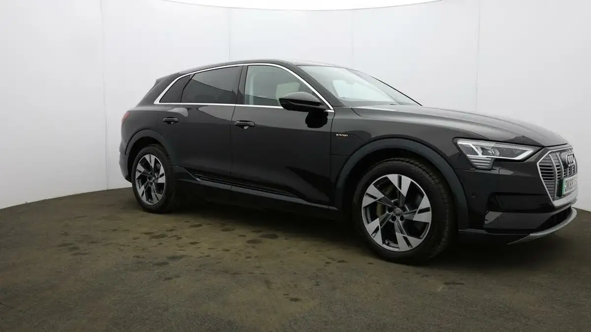 2019-audi-e-tron-55e-big-40