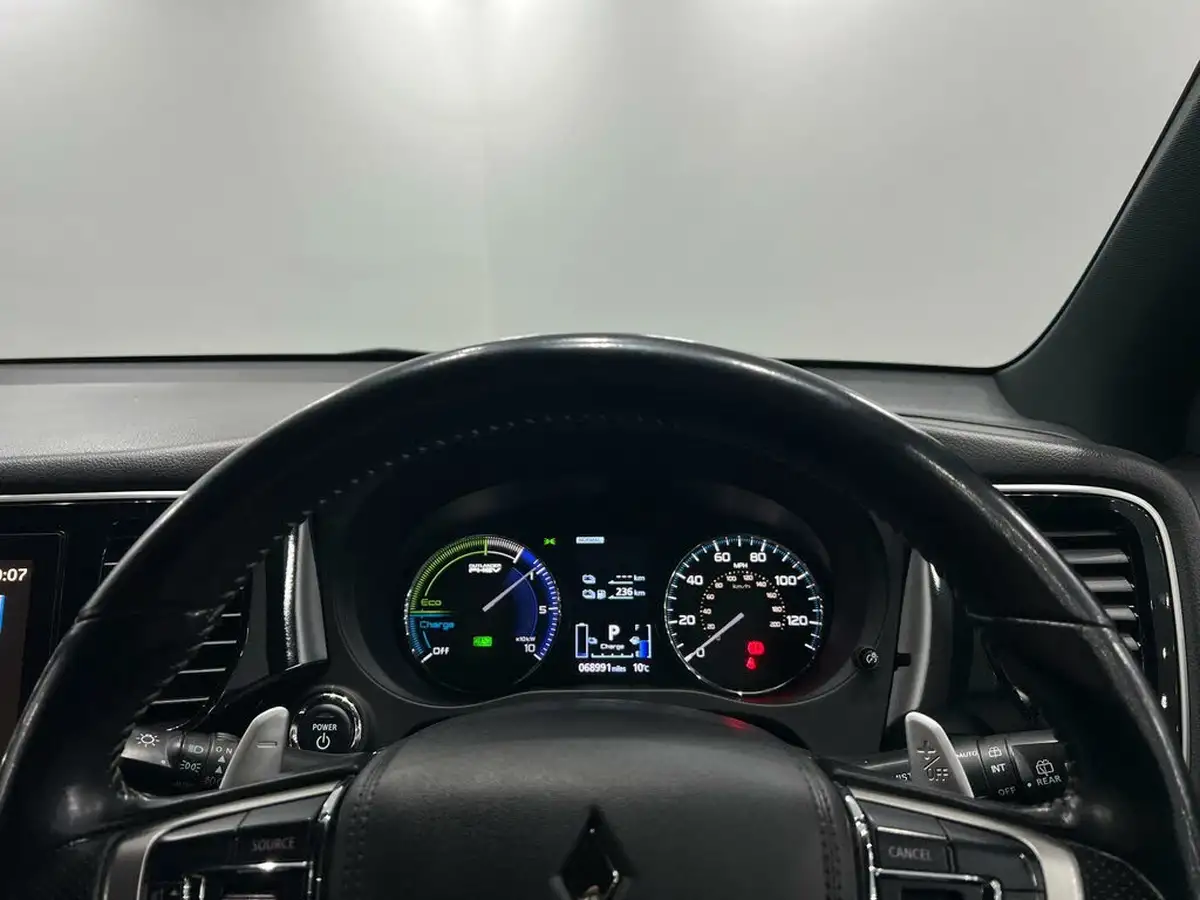 2020-mitsubishi-outlander-24-dynamic-phev-big-30