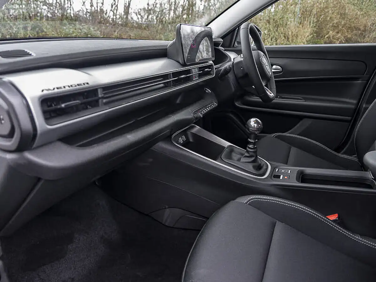 2025-jeep-avenger-12-gse-summit-big-4