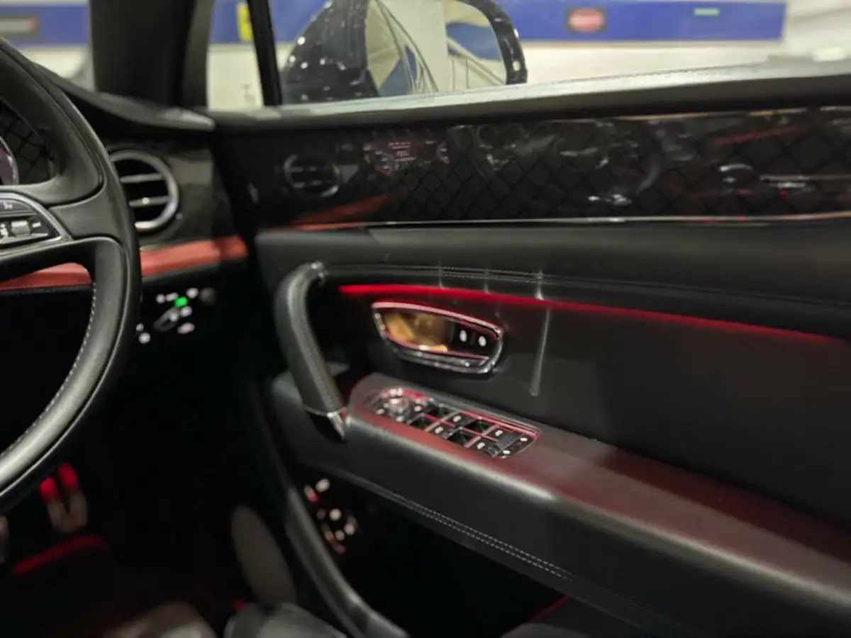 2019-bentley-bentayga-40-v8-big-28