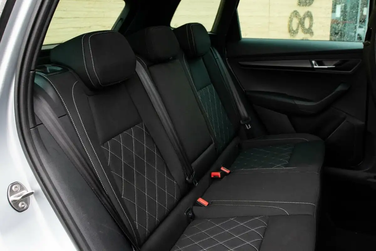 2019-skoda-karoq-20-tsi-sportline-big-36