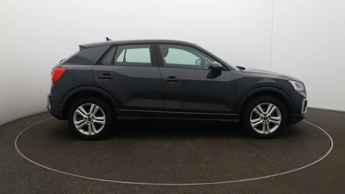 2022-audi-q2-10-30-tfsi-sport-big-40
