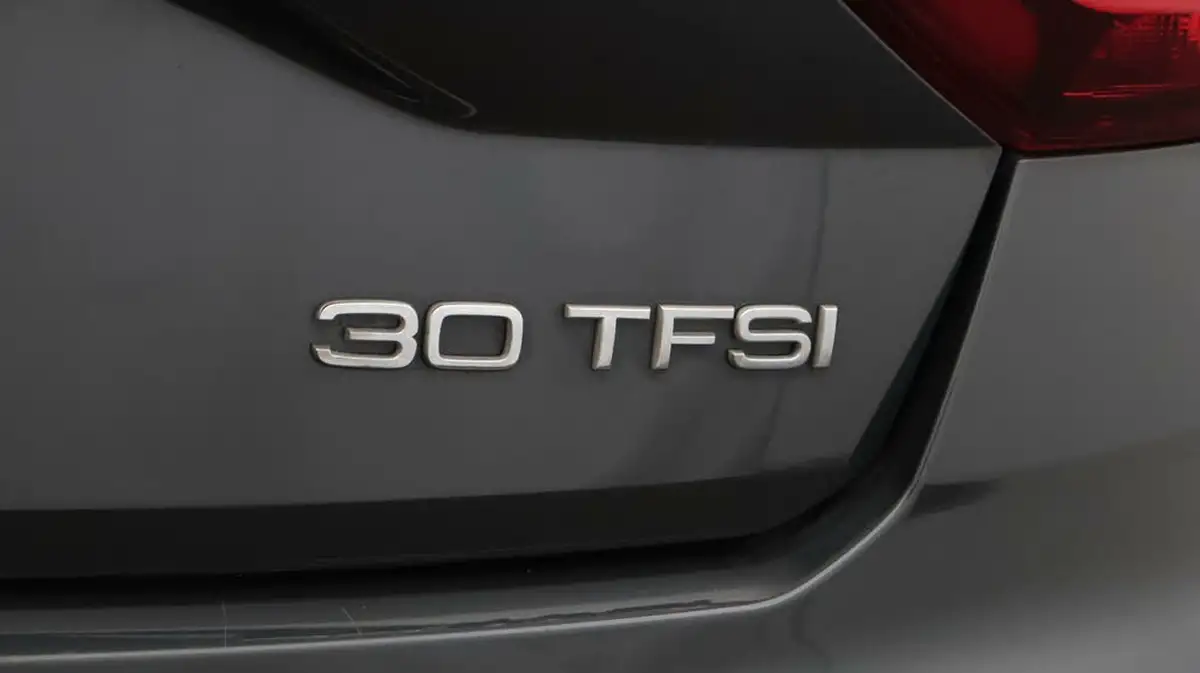 2022-audi-q2-10-30-tfsi-sport-big-22