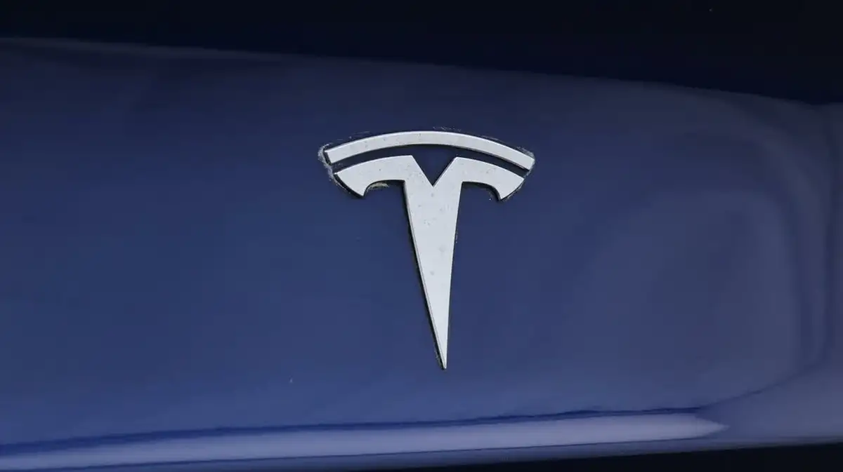 2019-tesla-model-3-e-4x4-performance-pack-big-21
