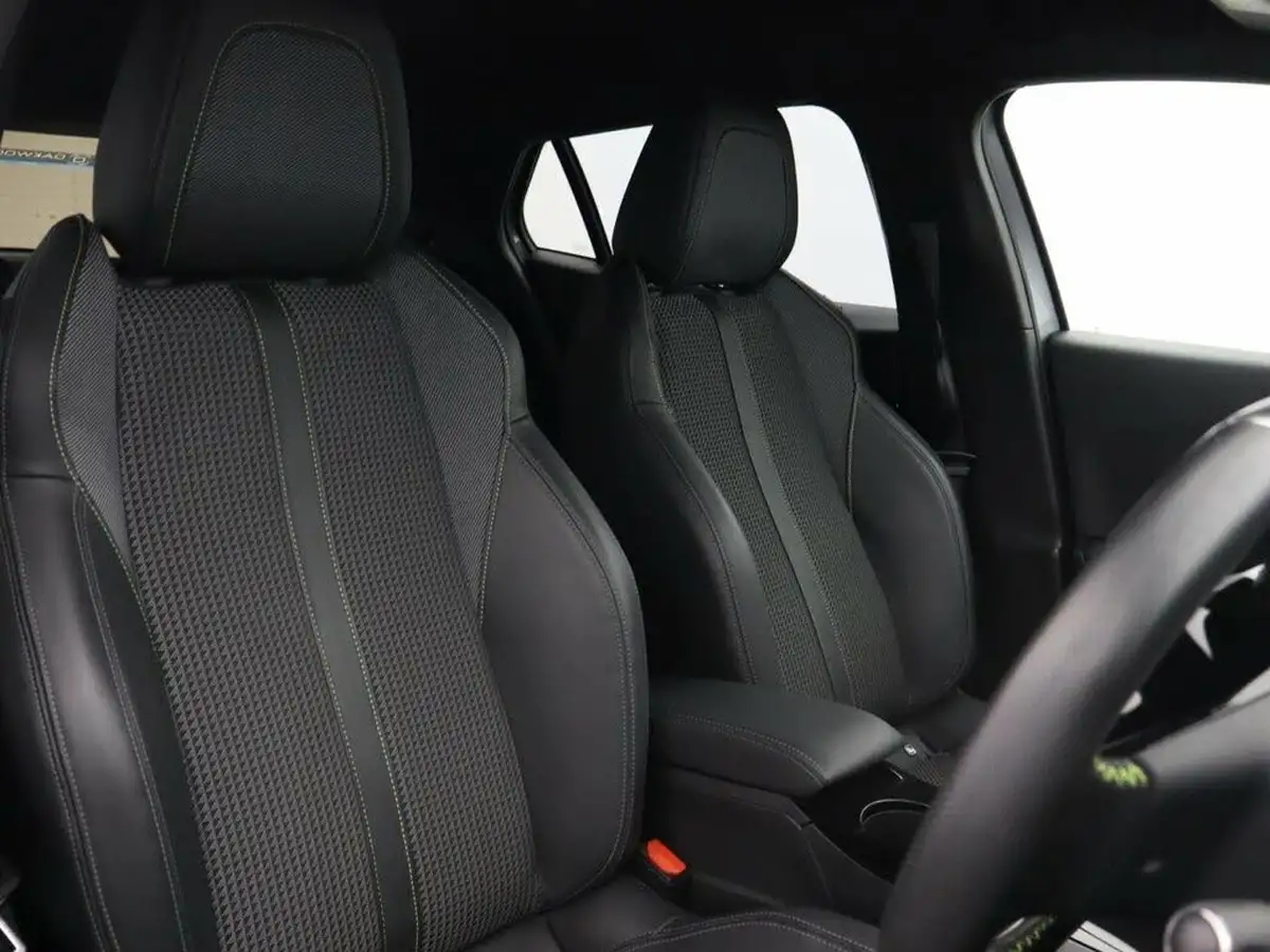 2021-peugeot-2008-suv-e-gt-50kwh-big-14