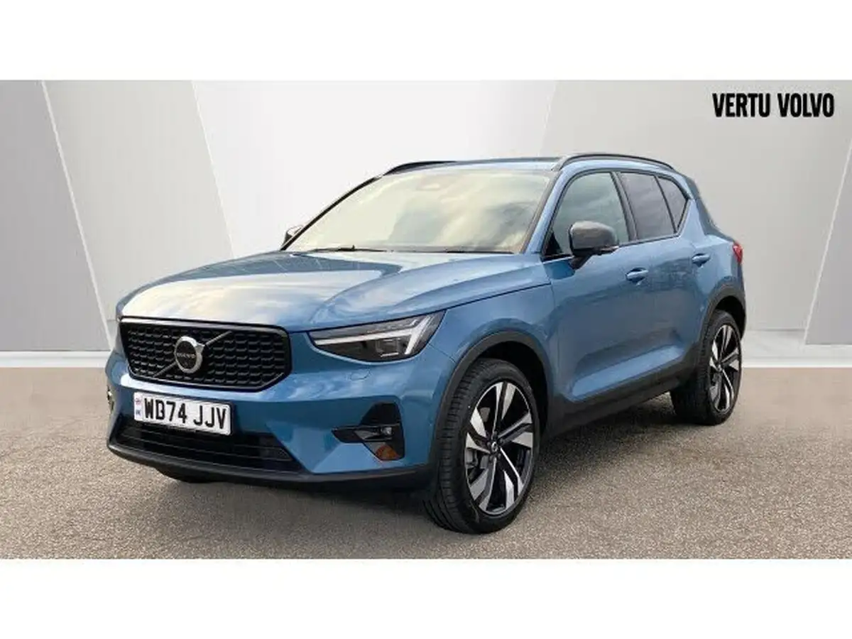 2024-volvo-xc40-20-b4-ultra-bright-big-5