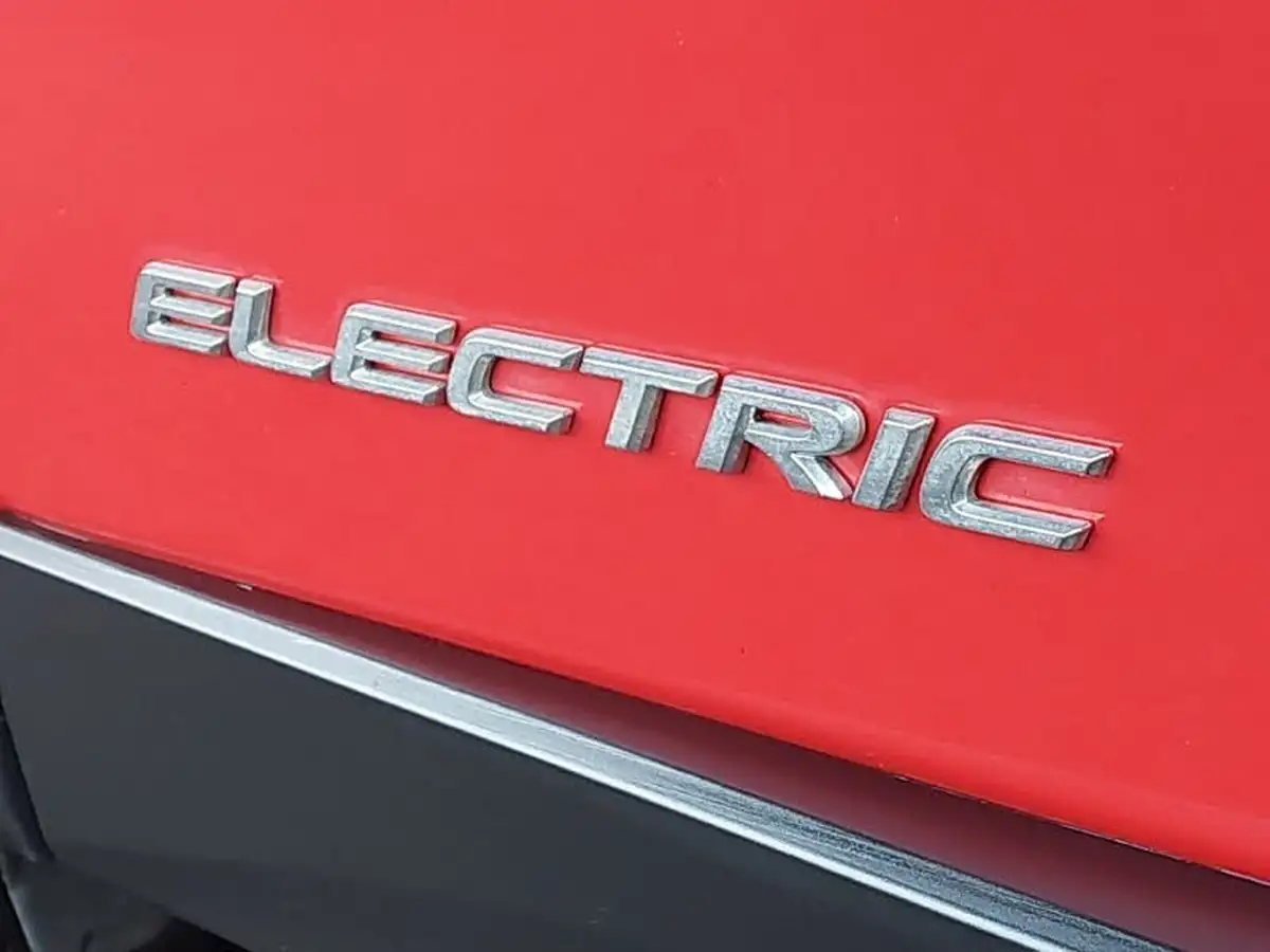 2021-lexus-ux-300e-e-ux-big-11