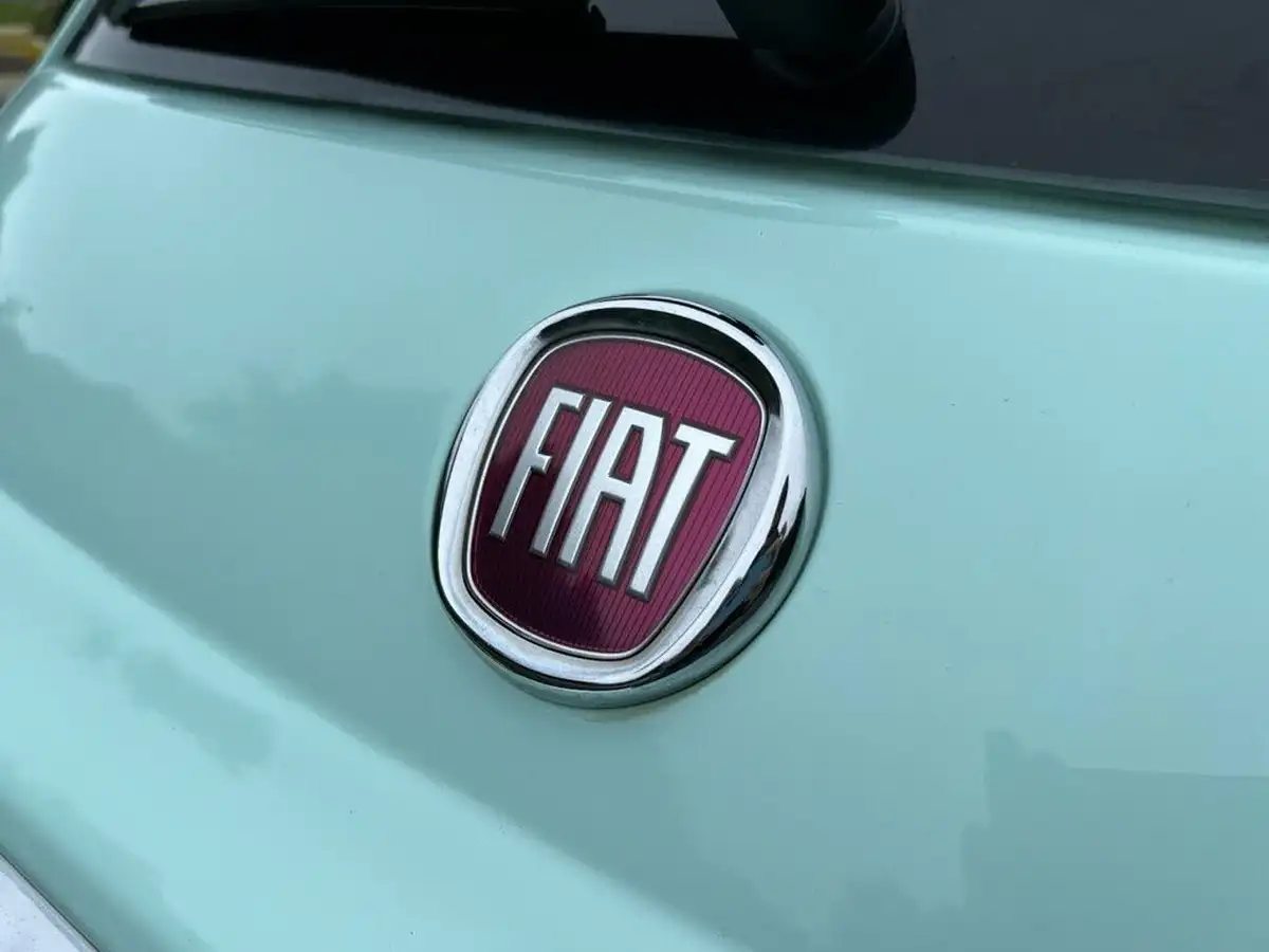2017-fiat-500-12-pop-star-big-22