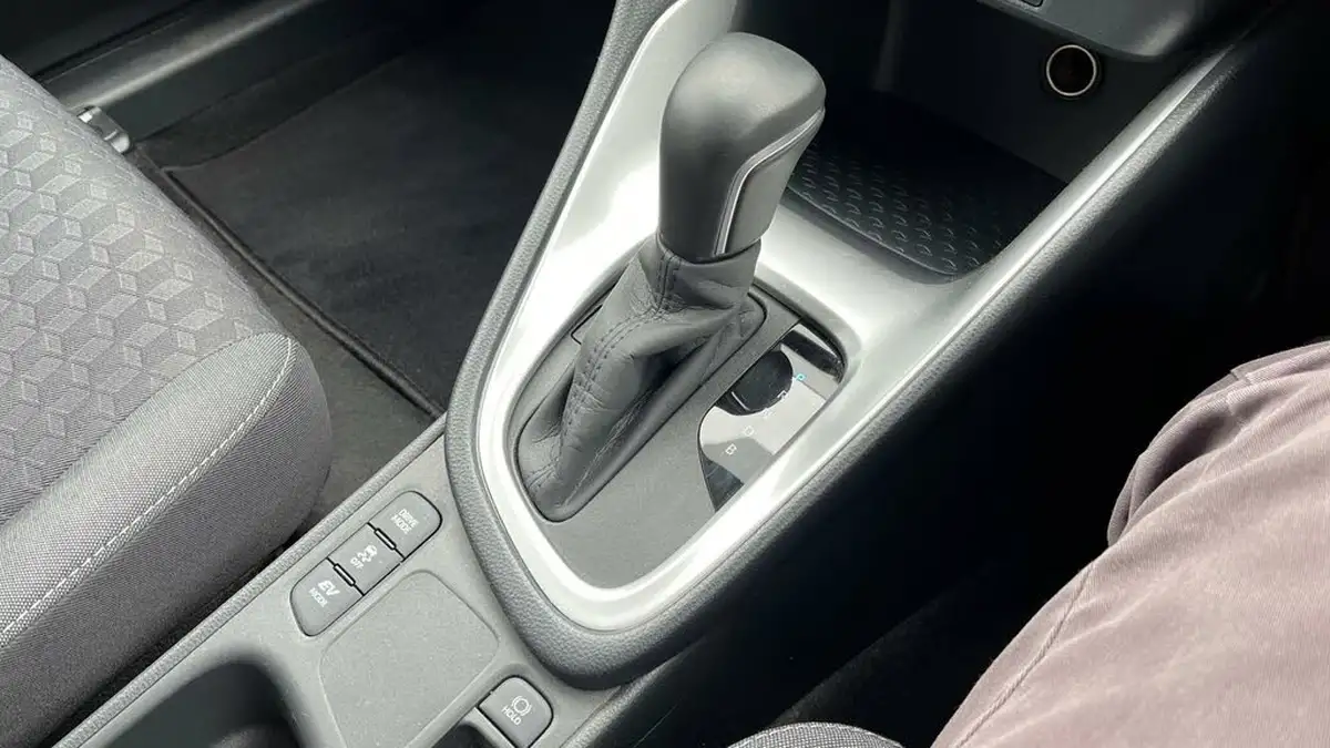 2023-toyota-yaris-15-vvt-i-design-big-40