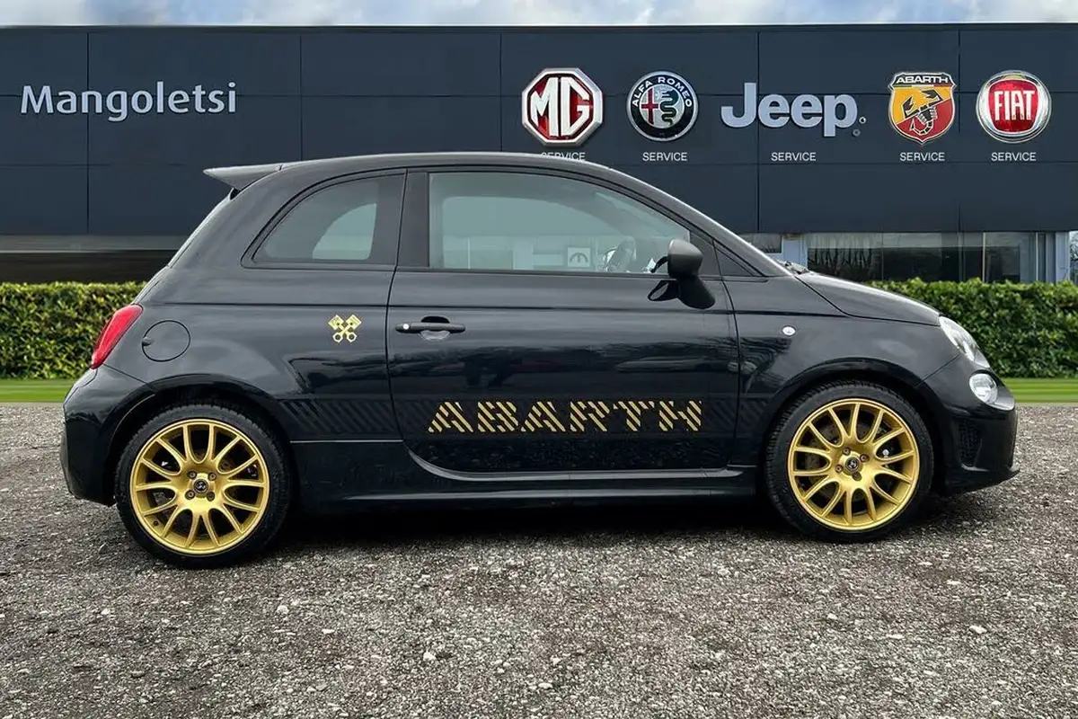 2024-abarth-695-14-tjet-75th-anniversario-big-4