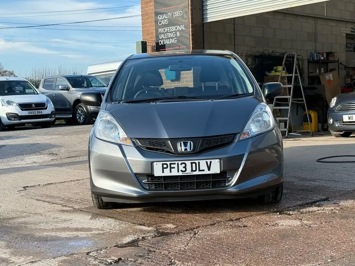 2013-honda-jazz-12-s-big-17
