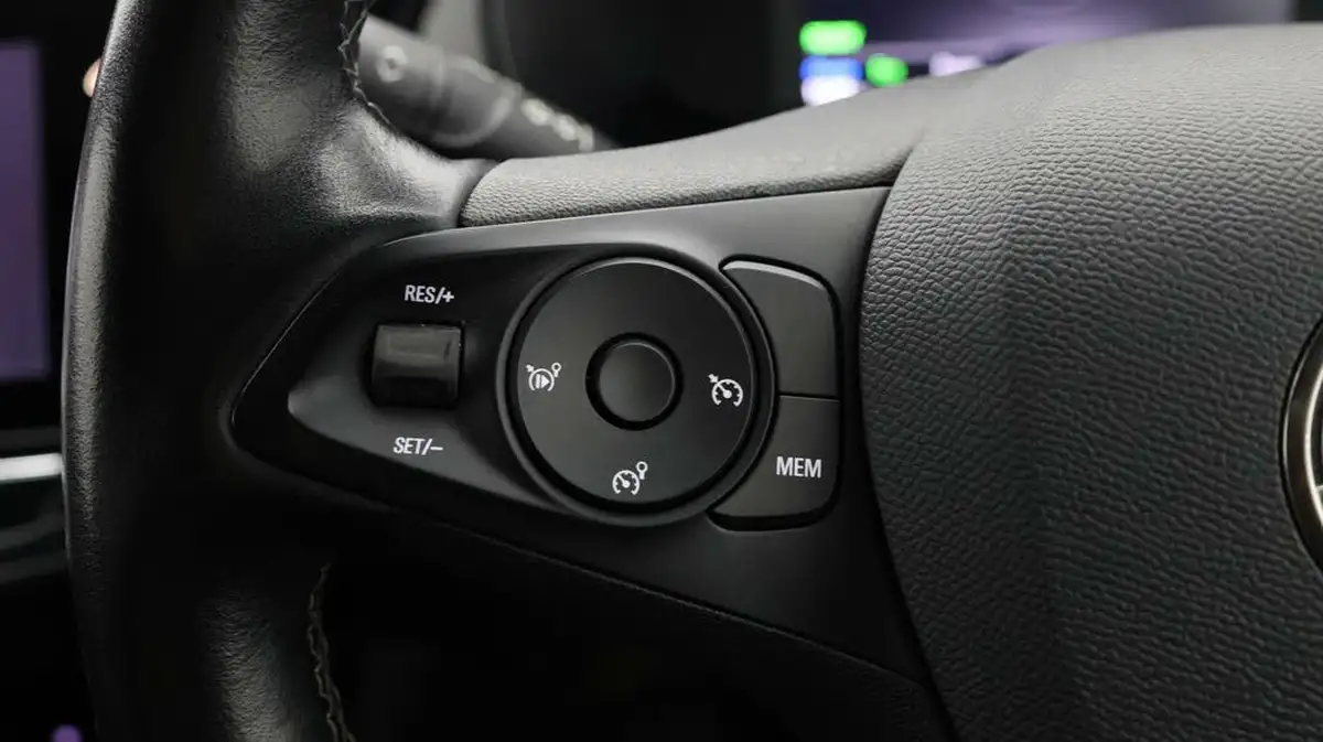 2022-vauxhall-corsa-e-sri-premium-big-21