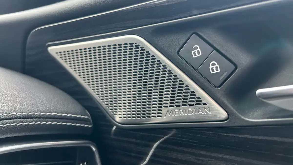 2024-jaguar-xe-20-d200-r-dynamic-hse-black-big-16