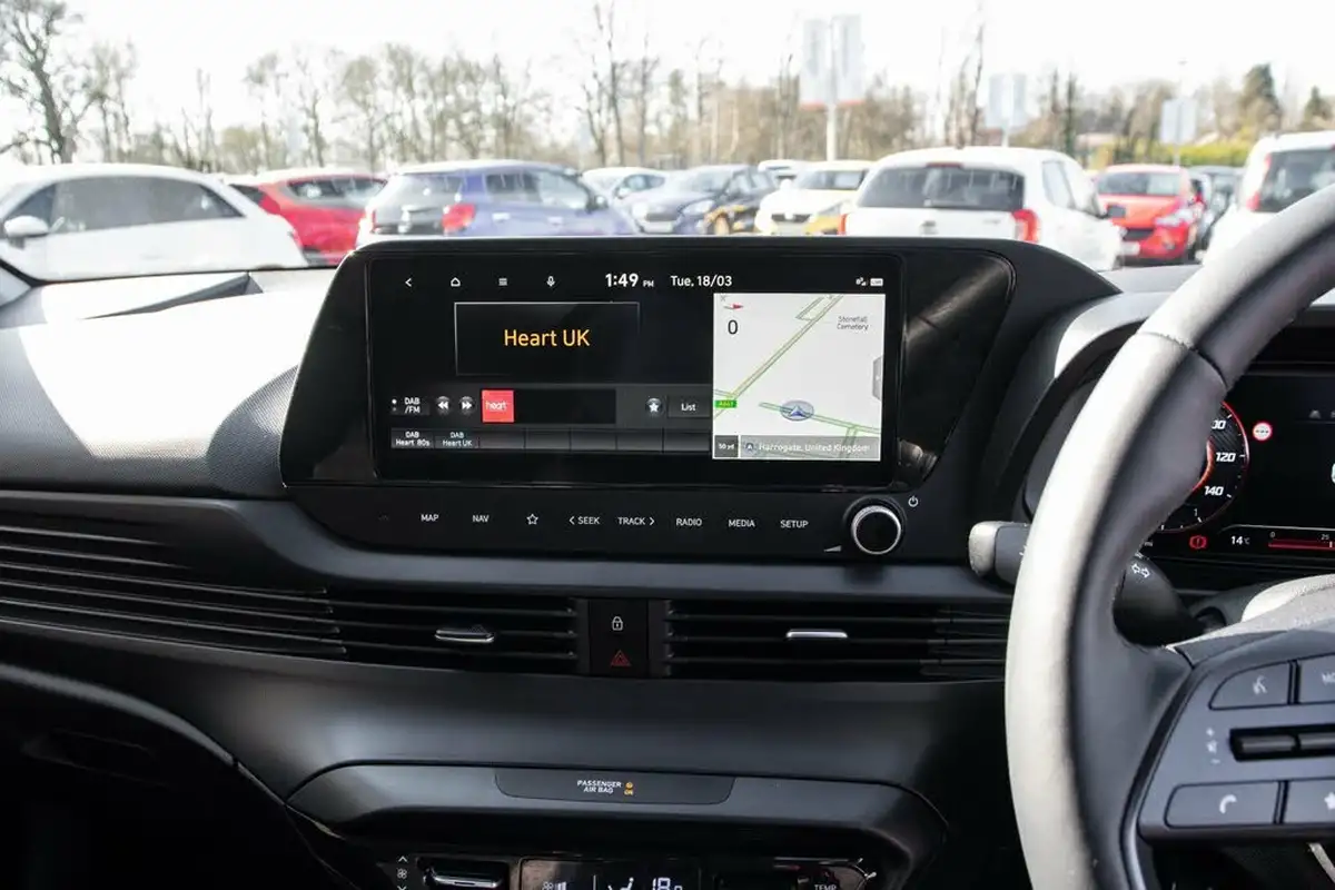 2024-hyundai-i20-10-t-gdi-premium-big-24