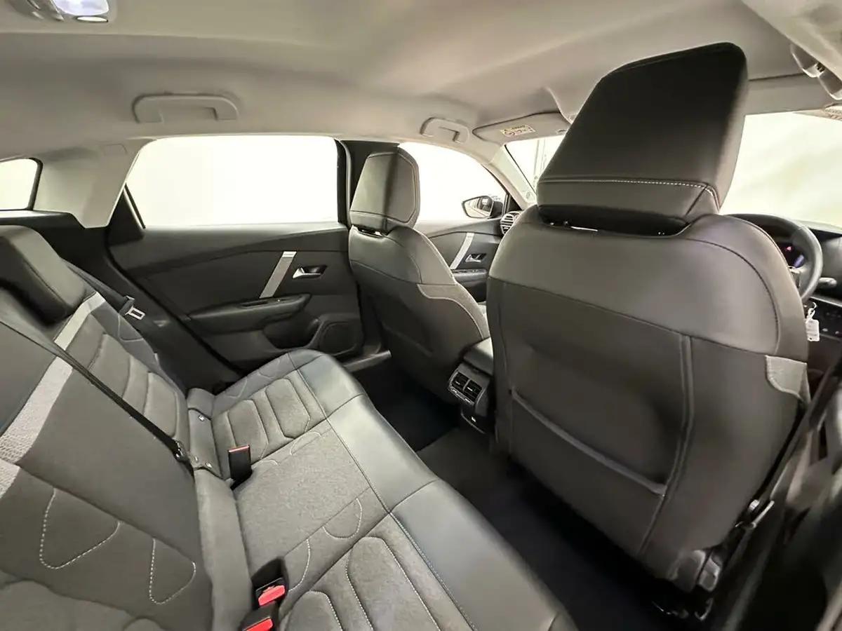 2021-citroen-c4-12-puretech-sense-plus-eat8-big-18