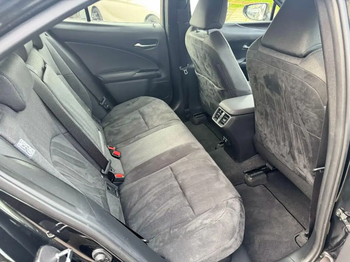 2020-lexus-ux-250h-20-ux-without-navigation-big-22