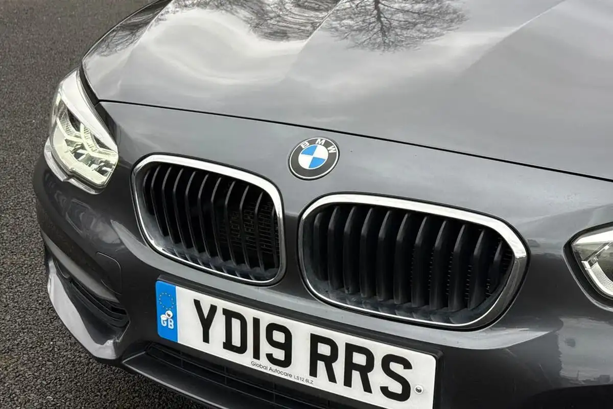 2019-bmw-1-series-15td-116d-se-business-ss-3d-big-24