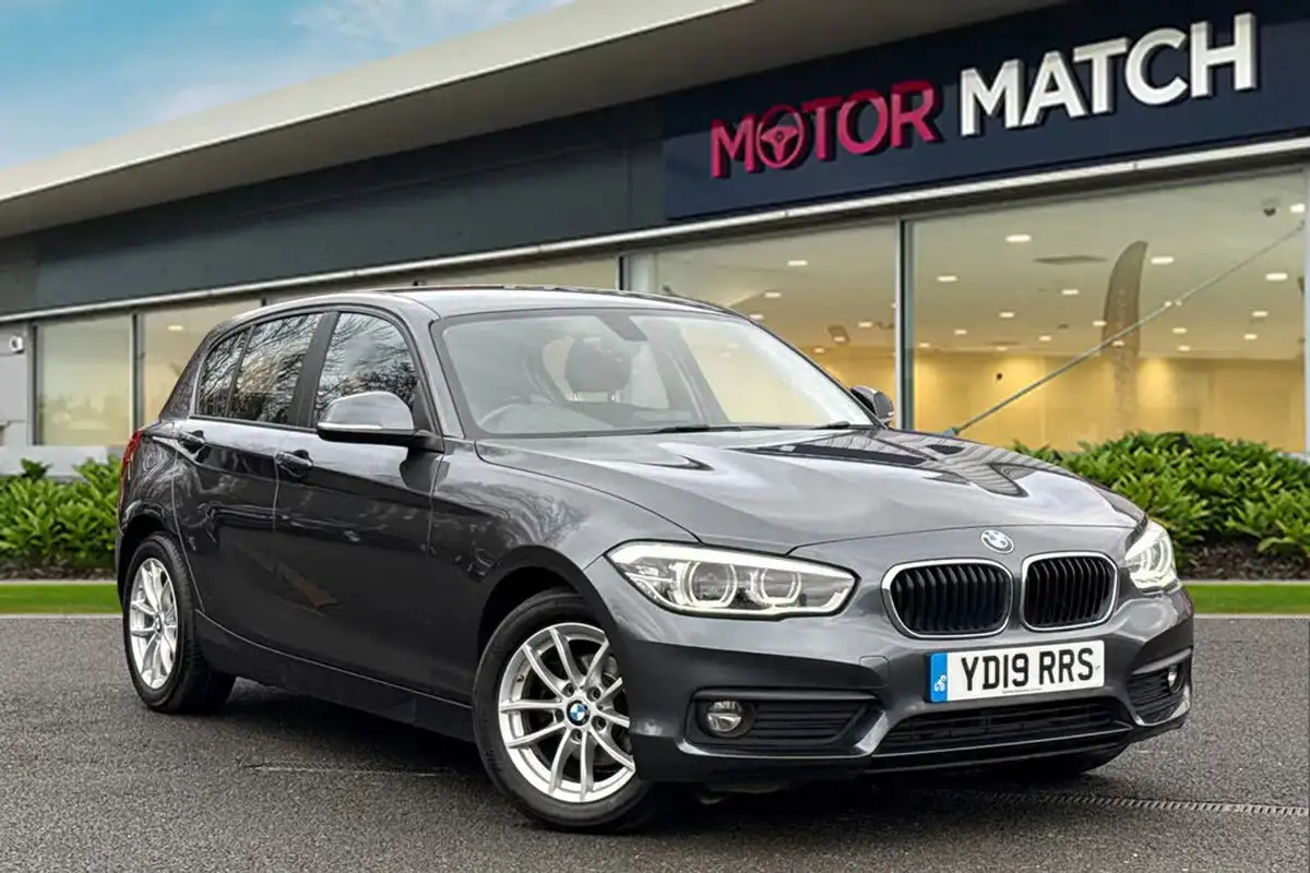 2019-bmw-1-series-15td-116d-se-business-ss-3d-big-0