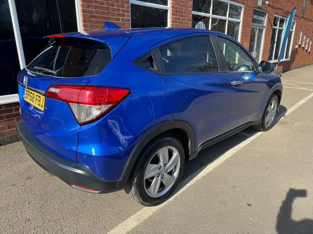 2019-honda-hr-v-15-i-vtec-se-cvt-big-3