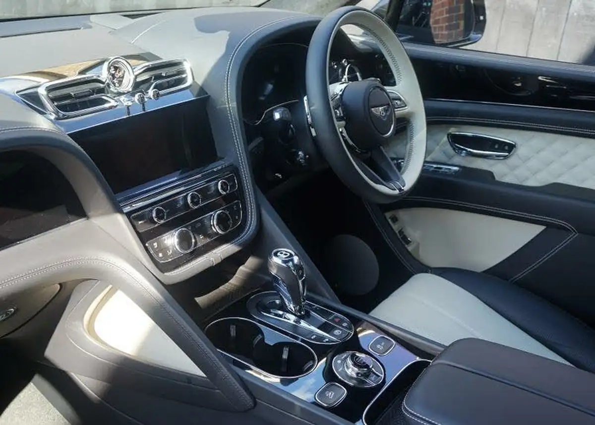 2023-bentley-bentayga-40-v8-big-20