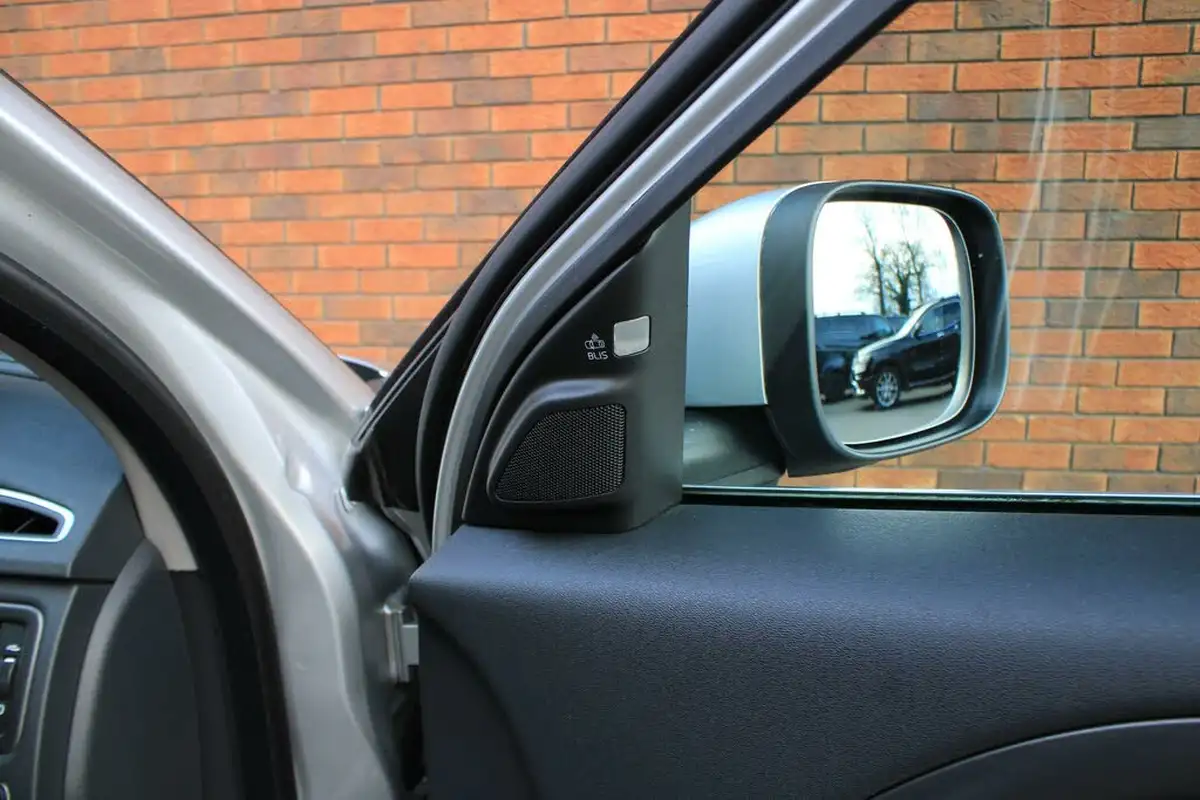2014-volvo-xc70-24td-se-lux-d5-215bhp-geartronic-big-30