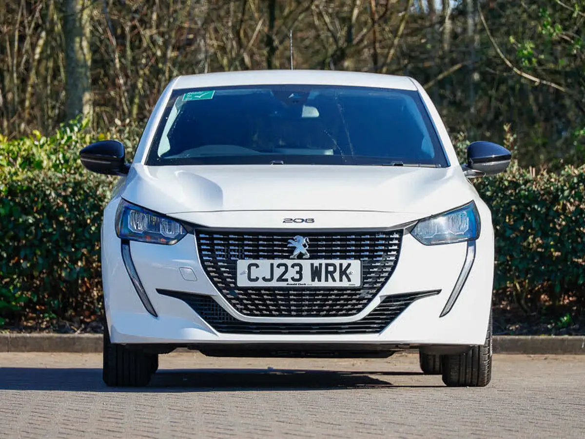 2023-peugeot-208-12-puretech-allure-premium-100ps-big-19