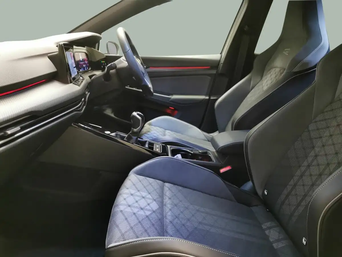 2022-volkswagen-golf-15-tsi-r-line-150ps-hatchback-big-3