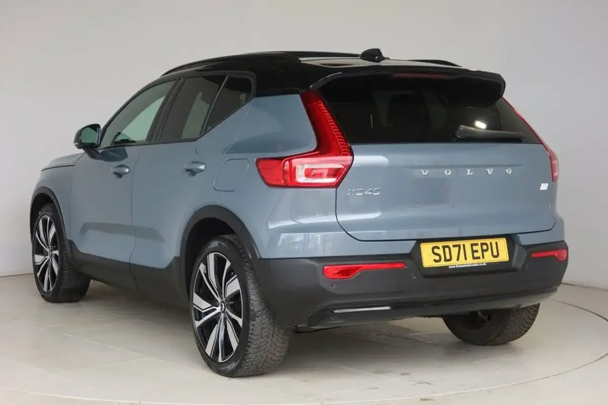 2021-volvo-c40-e-twin-recharge-pro-big-2