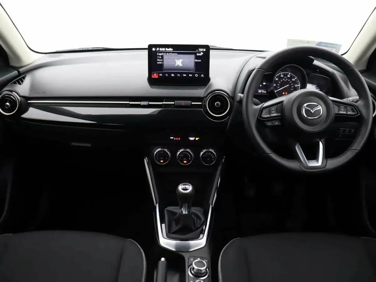 2024-mazda-mazda2-15-e-skyactiv-g-centre-line-big-12