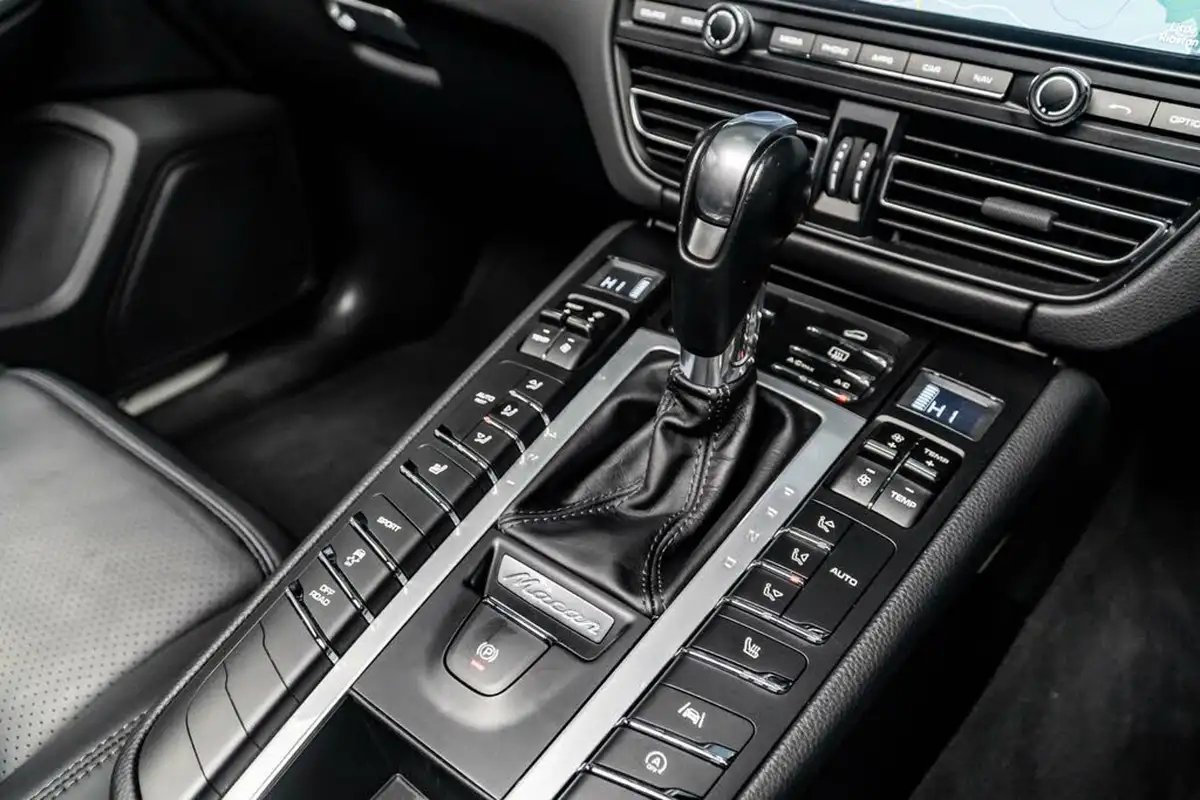2020-porsche-macan-30-v6-s-big-29