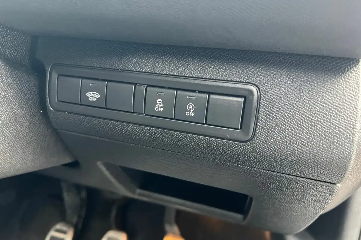 2019-peugeot-308-16-puretech-gti-big-20