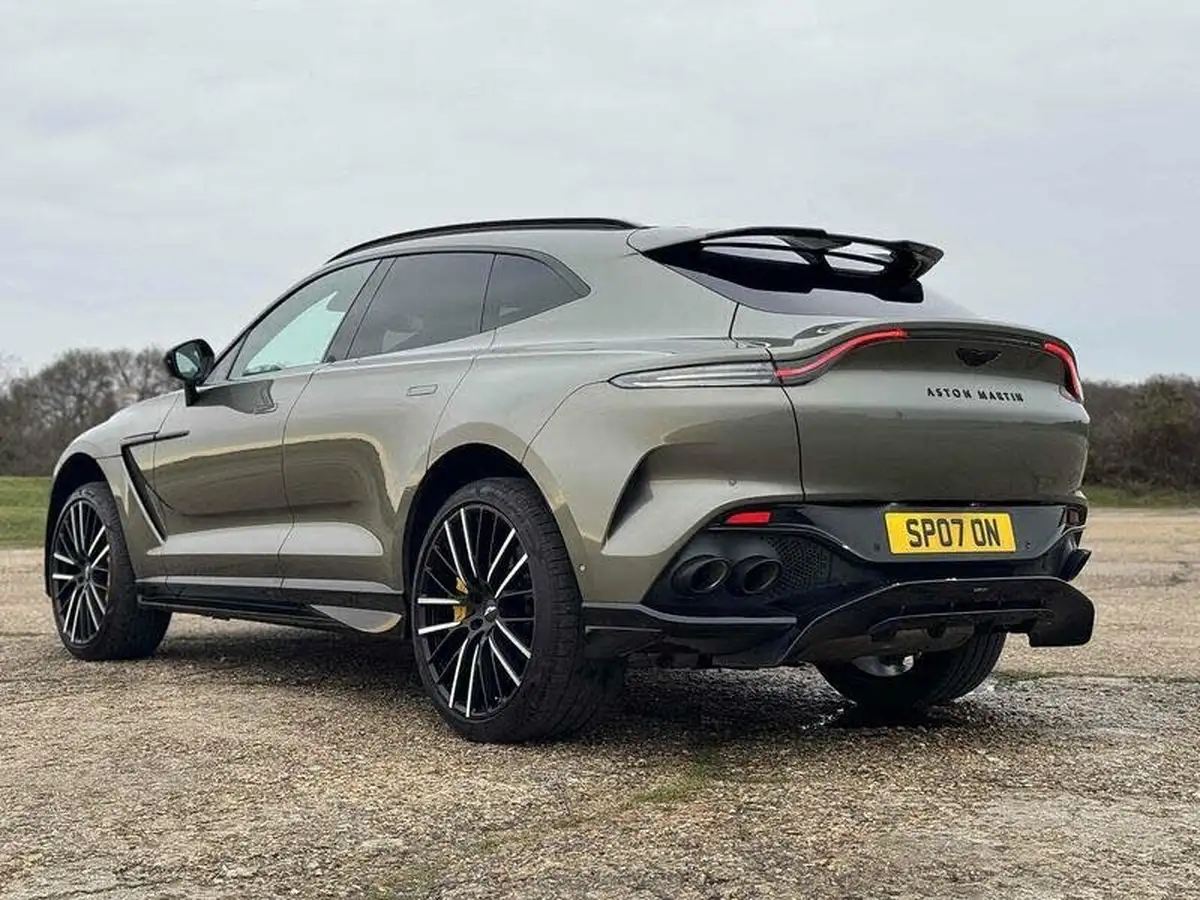 2024-aston-martin-dbx-40-v8-big-16