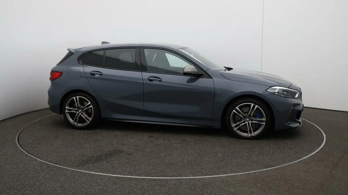 2021-bmw-1-series-20-m135i-xdrive-big-48