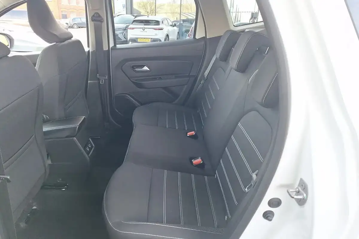 2022-dacia-duster-13-tce-prestige-150bhp-edc-big-8