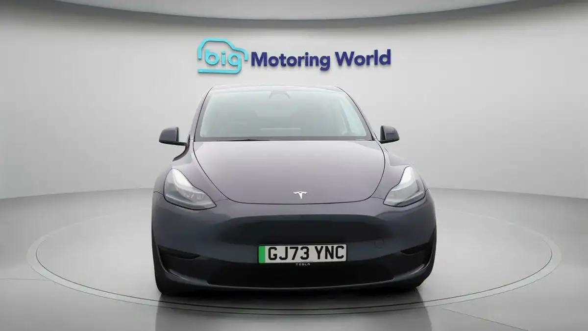 2023-tesla-model-y-e-rwd-big-2