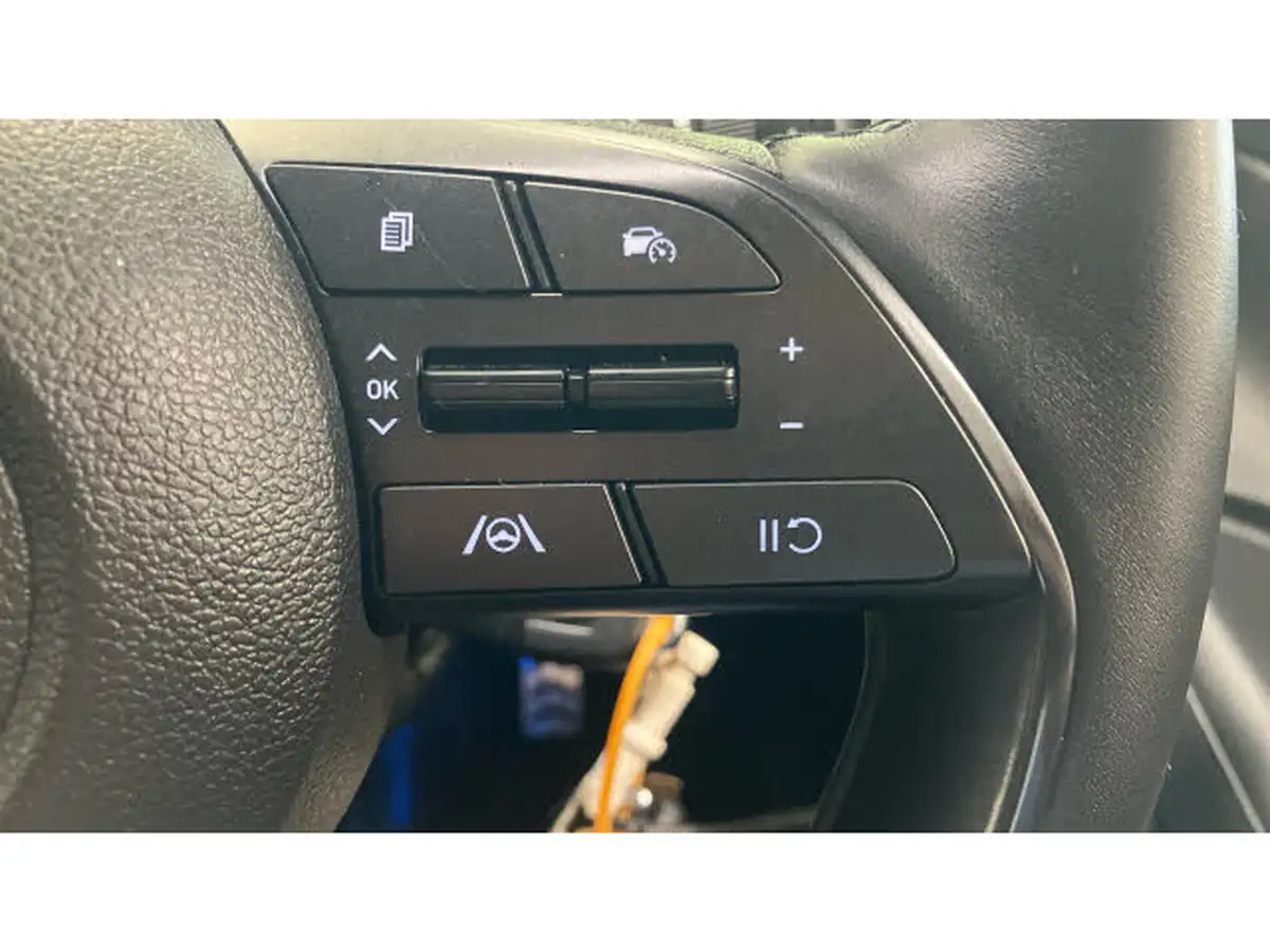 2022-hyundai-bayon-10-t-gdi-premium-100ps-dct-big-26