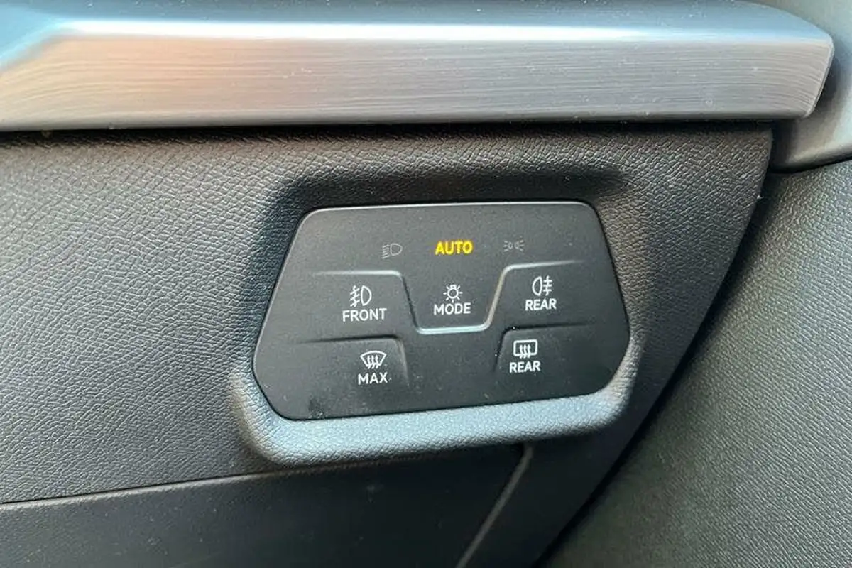 2021-seat-leon-14-e-hybrid-fr-hatchback-big-24