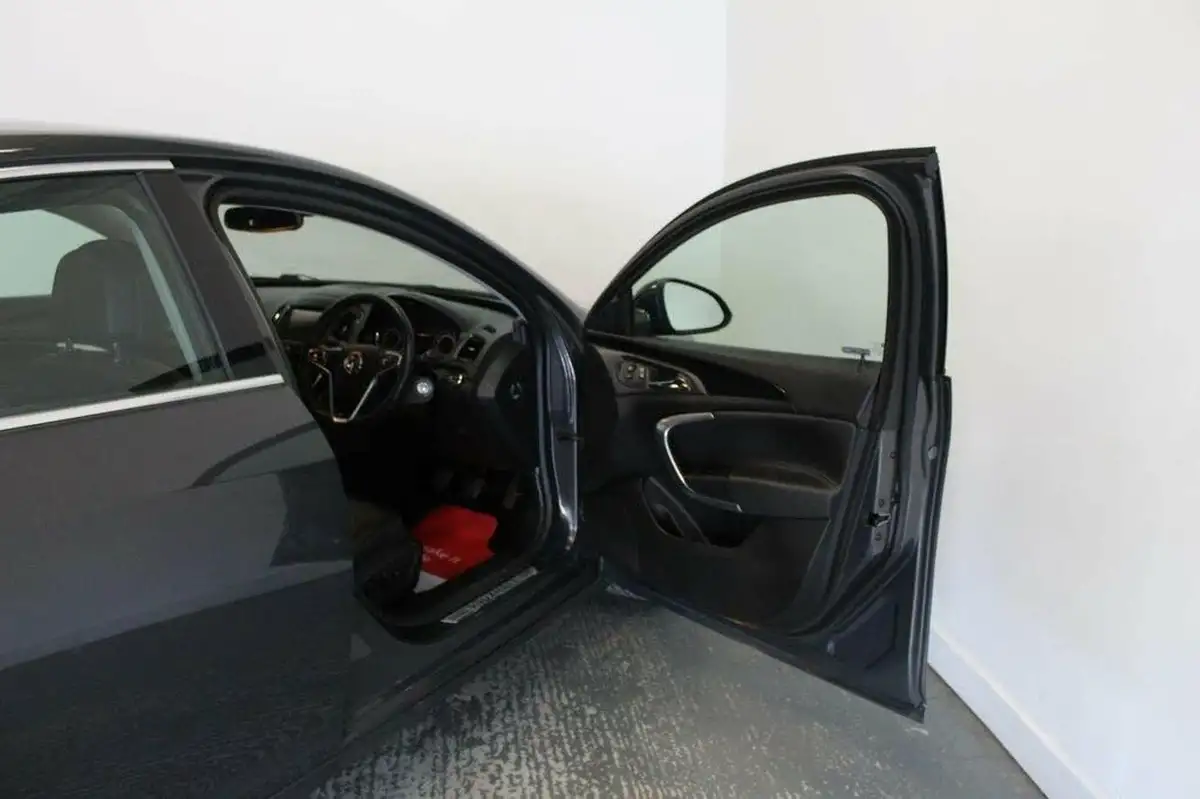 2015-vauxhall-insignia-20cdti-elite-nav-ecoflex-ss-hatchback-5d-big-24