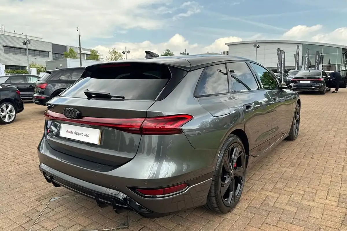 2025-audi-a6-e-tron-e-launch-edition-big-24