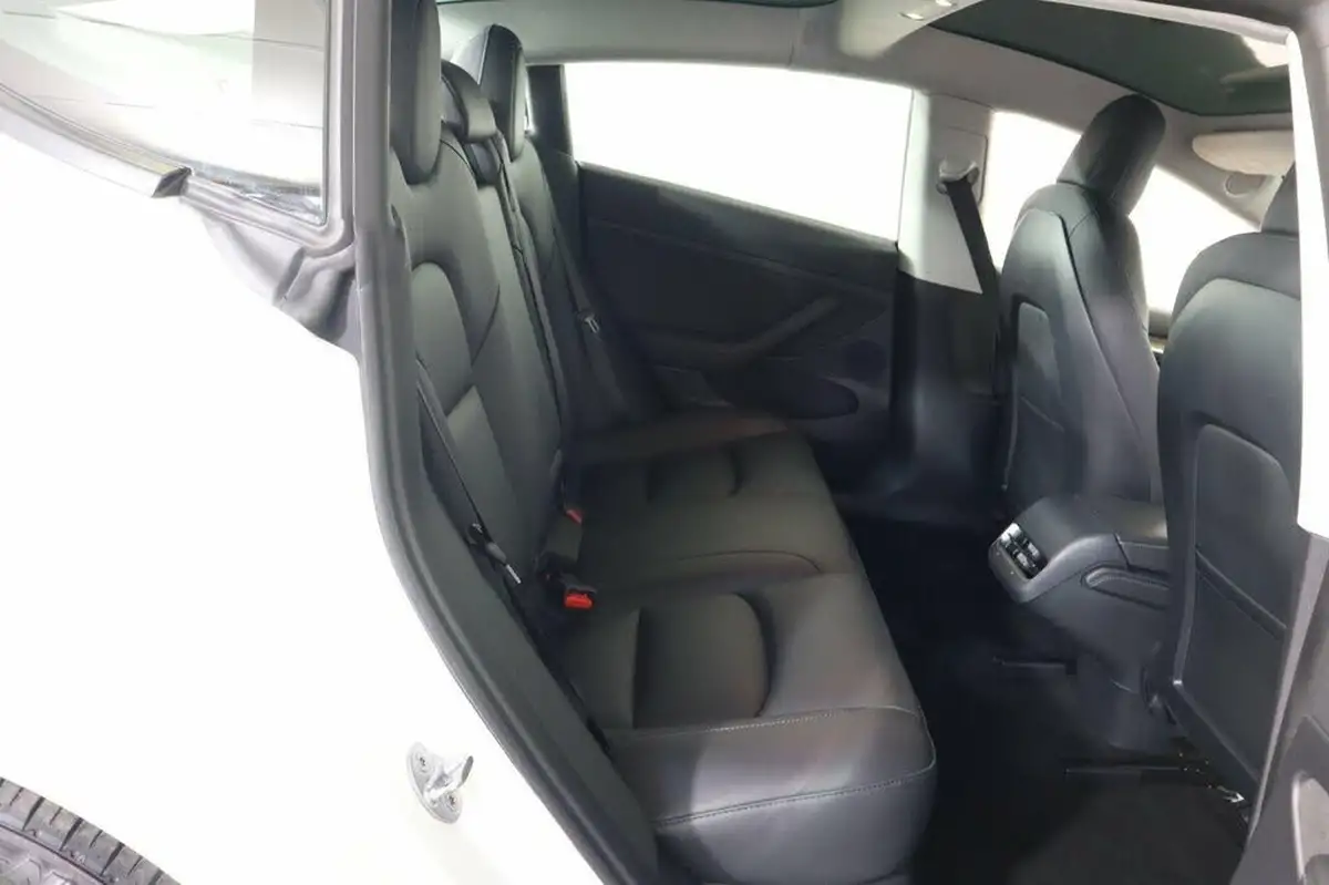 2021-tesla-model-3-e-long-range-4x4-big-14
