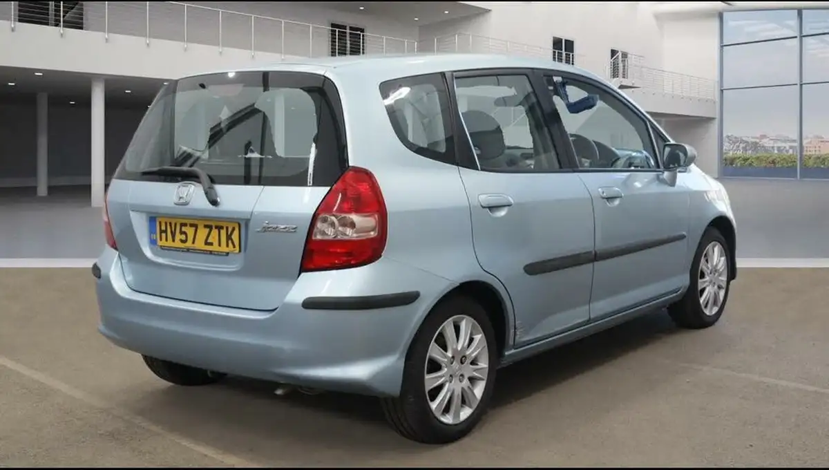 2007-honda-jazz-14-se-cvt-7-big-3