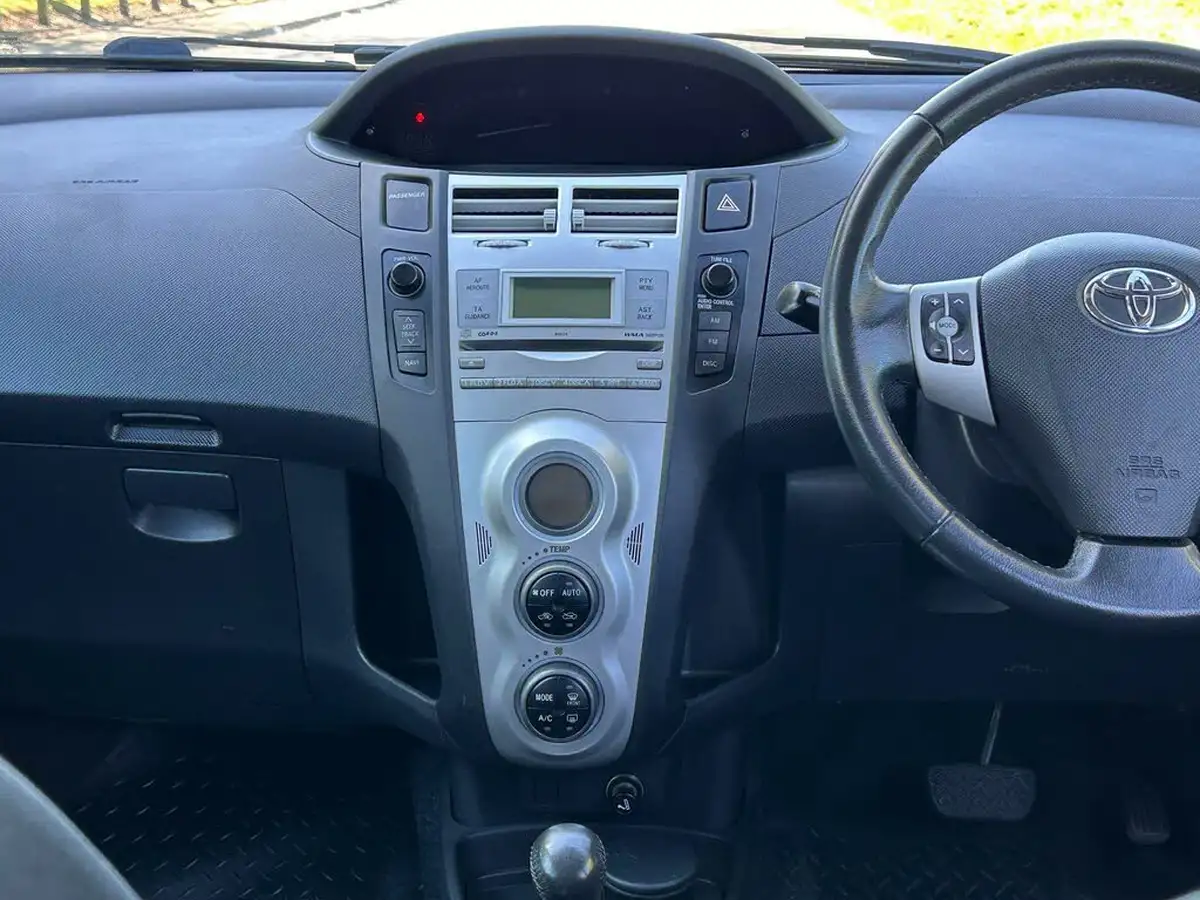 2007-toyota-yaris-13-t-spirit-5d-mmt-big-28